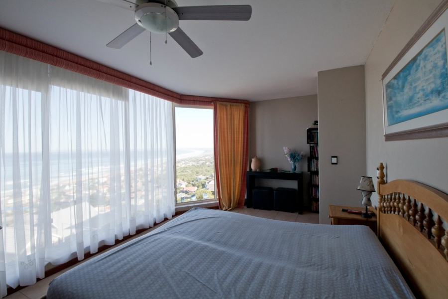 7 Bedroom Property for Sale in Outeniqua Strand Western Cape